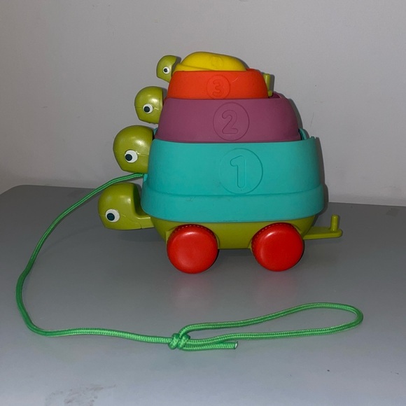 Giggle Cape Turtle Pull Along Toy - Picture 1 of 6